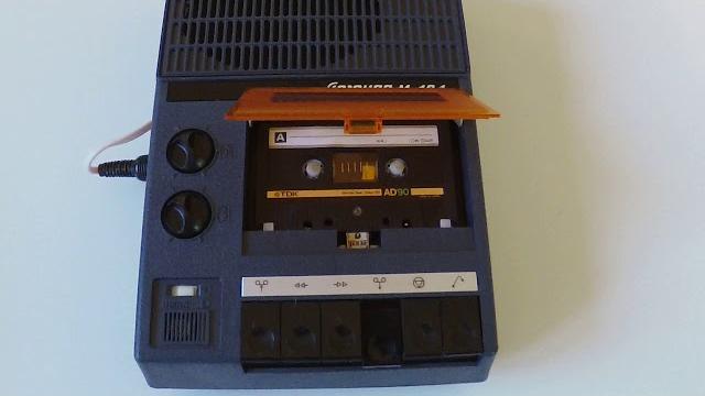 Кассетная магнитола "легенда м-404". Кассетная магнитола "легенда м-404".