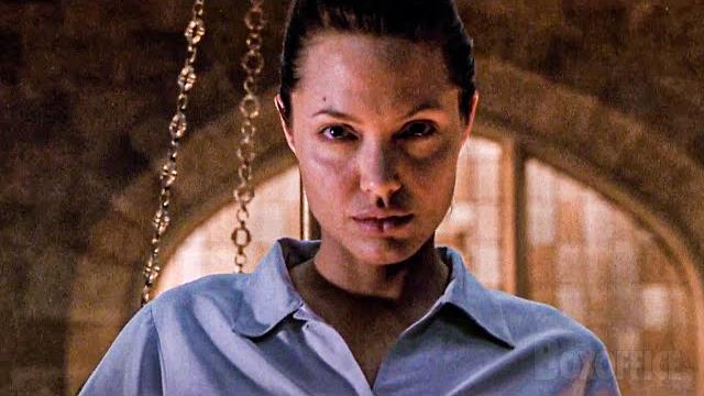 Lara croft vs swat team | lara croft: tomb raider | clip Lara croft vs swat team | lara croft: tomb raider | clip