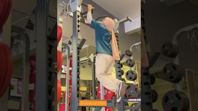 Muslim lady with hijab pull up #gym #girlsfitnessmotivation #gymlover #attitude #legday #fitness Muslim lady with hijab pull up #gym #girlsfitnessmotivation #gymlover #attitude #legday #fitness