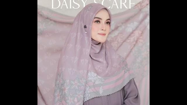 Daisy scarf jasmine by lidia hadiawonoto Daisy scarf jasmine by lidia hadiawonoto