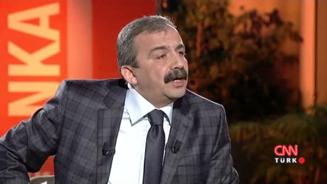 Sırrı süreyya önder sert konuştu: "i̇nsan mısınız siz?" Sırrı süreyya önder sert konuştu: "i̇nsan mısınız siz?"