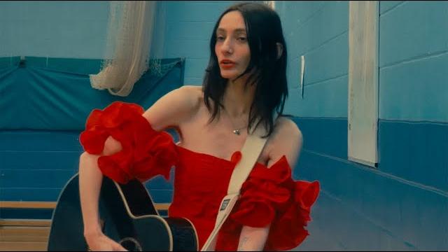 King hannah - big swimmer (official video) King hannah - big swimmer (official video)