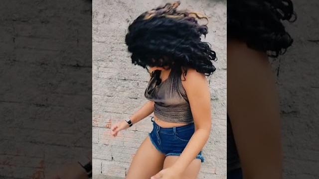 Novinha pagando peitinho Novinha pagando peitinho