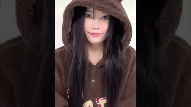 卫衣下面好身材 黑丝长腿极致诱惑 漂亮脸蛋 卫衣下面好身材 黑丝长腿极致诱惑 漂亮脸蛋