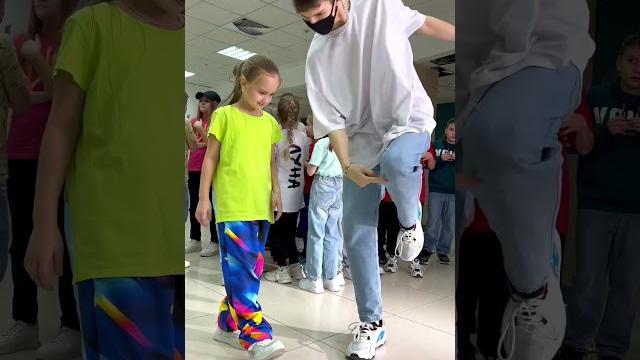 Teaching shuffle ⭐️ little kids dancing ️ tuzelity shuffle Teaching shuffle ⭐️ little kids dancing ️ tuzelity shuffle