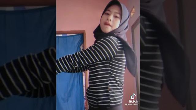 Goyang tiktok jilbab Goyang tiktok jilbab