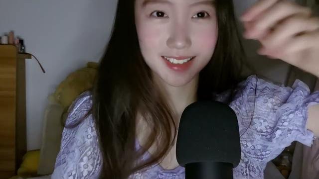 Yidan的窝窝 舔手指摸眼睛asmr舔耳福利#评论区更多福利 Yidan的窝窝 舔手指摸眼睛asmr舔耳福利#评论区更多福利