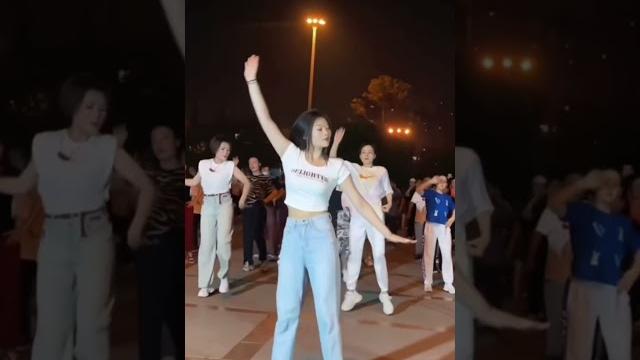 美豔輕熟女激情廣場舞閃耀深圳皇崗公園!beautiful girls shuffle dance/square dance in shenzhen park (頻道頁看完整版) 美豔輕熟女激情廣場舞閃耀深圳皇崗公園!beautiful girls shuffle dance/square dance in shenzhen park (頻道頁看完整版)