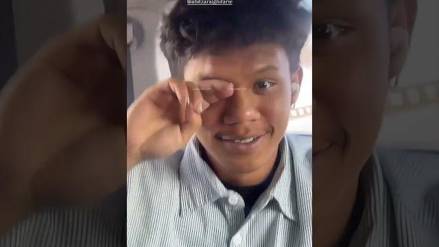 Abit pertama kali naik pesawat Abit pertama kali naik pesawat
