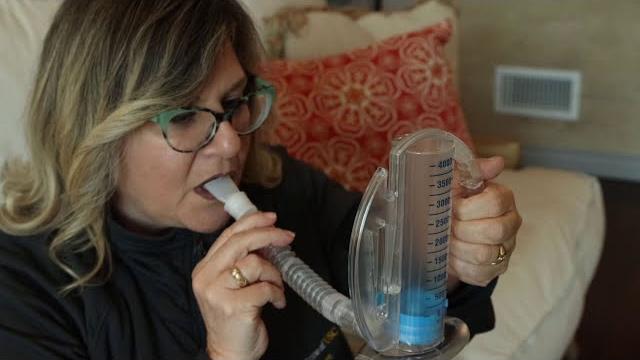 How to use an incentive spirometer How to use an incentive spirometer