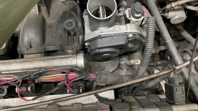 Замена дроссельной заслонки на volkswagen golf Замена дроссельной заслонки на volkswagen golf