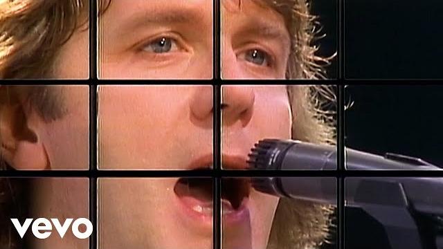 Asia - heat of the moment (official music video) Asia - heat of the moment (official music video)