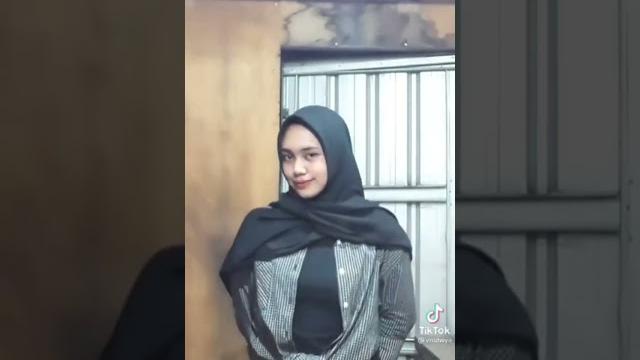 Kompilasi tiktok jilbab goyang hot bikin sa*ge Kompilasi tiktok jilbab goyang hot bikin sa*ge