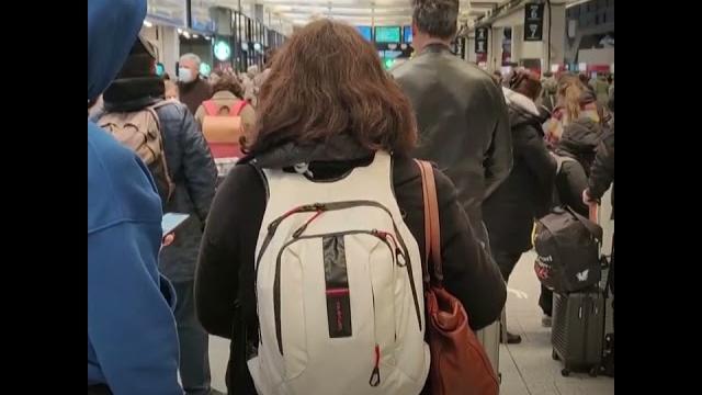 عمال السكك الحديدية في فرنسا يواصلون إضرابهم عمال السكك الحديدية في فرنسا يواصلون إضرابهم