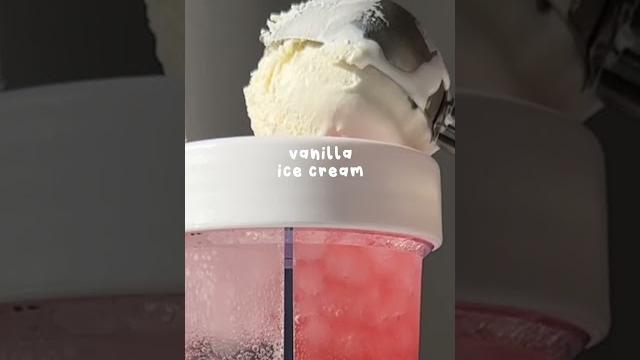 Making valentine's boba split cup drink Making valentine's boba split cup drink