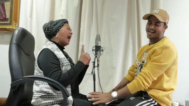 Aladdin - a whole new world (mother/son duet) Aladdin - a whole new world (mother/son duet)