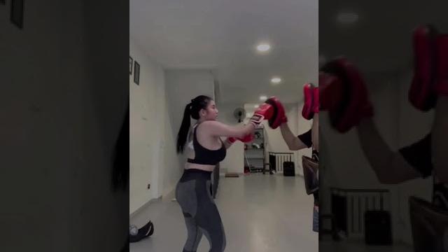 Pamela safitri latihan boxing #shorts Pamela safitri latihan boxing #shorts