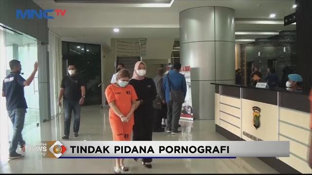 Polisi ungkap kasus pornografi di mango live, streamer untung puluhan juta #lintasinewspagi 06/07 Polisi ungkap kasus pornografi di mango live, streamer untung puluhan juta #lintasinewspagi 06/07
