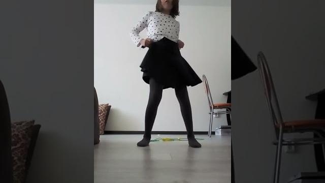 Хотела снять юбку а видео опять снять надо**** Хотела снять юбку а видео опять снять надо****
