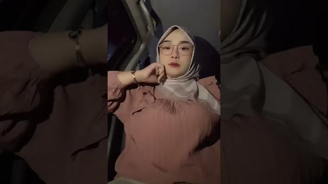 Bu guru salsa live anu nya bergetar Bu guru salsa live anu nya bergetar