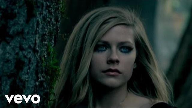 Avril lavigne - alice (official video) Avril lavigne - alice (official video)