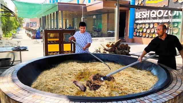 Uzbekistan! i cook pilaf in the pilaf center in tashkent. Uzbekistan! i cook pilaf in the pilaf center in tashkent.