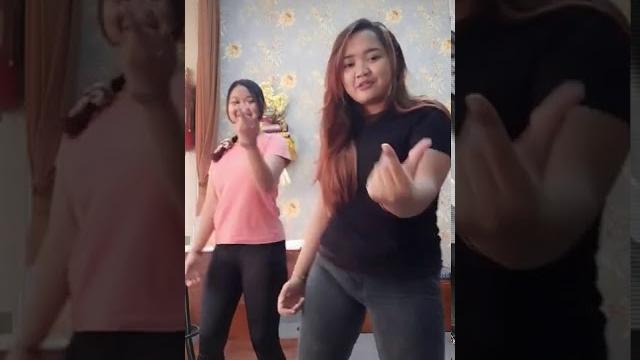 Duet gadis semok Duet gadis semok