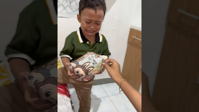 Bocil nangisnya akting #shorts #funny #viralvideo Bocil nangisnya akting #shorts #funny #viralvideo