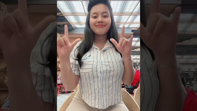 Tonton adek di sini ya abang Tonton adek di sini ya abang
