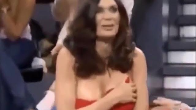 Canlı yayında memesi açıldı!! Canlı yayında memesi açıldı!!
