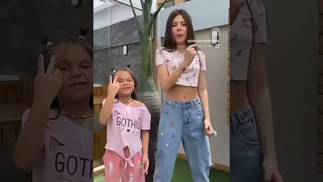 Suscríbete si te gusta verme bailar con mi hermanita #shorts Suscríbete si te gusta verme bailar con mi hermanita #shorts