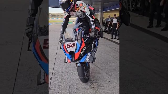#toprakrazgatlıoğlu #garage #entrance #bmw #m1000rr #wsbk #stopie #stoprak #motor #motosiklet #moto #toprakrazgatlıoğlu #garage #entrance #bmw #m1000rr #wsbk #stopie #stoprak #motor #motosiklet #moto