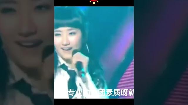 8位意外走光的女明星,肩帶滑落,胸部走光 8位意外走光的女明星,肩帶滑落,胸部走光