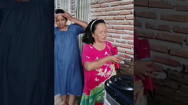 Mak mak daster nyanyi lagu nada tinggi Mak mak daster nyanyi lagu nada tinggi