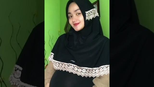 Bumil hijab cantik perut sexy Bumil hijab cantik perut sexy