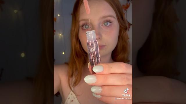 Asmr applying lip plumping gloss to you Asmr applying lip plumping gloss to you