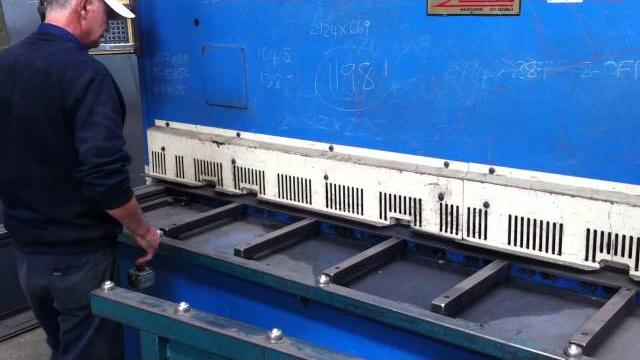 Simat 3100mm x 8mm capacity guillotine Simat 3100mm x 8mm capacity guillotine