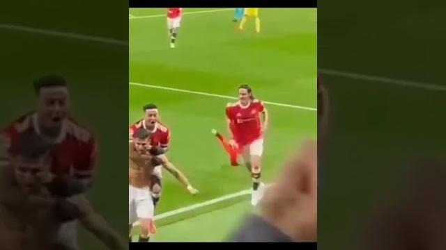 Cavani catch ronaldo shirt | ronaldo goal | cristiano celebration | man united vs villarreal | cr7 Cavani catch ronaldo shirt | ronaldo goal | cristiano celebration | man united vs villarreal | cr7