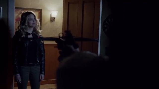 Teen wolf 2x05 allison vs erica hand and realizes the arrow was coated kanima venom paralyzing her Teen wolf 2x05 allison vs erica hand and realizes the arrow was coated kanima venom paralyzing her