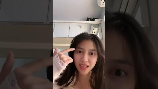 Risaatjan live tiktok, tali bh nya bkin s4ng3 Risaatjan live tiktok, tali bh nya bkin s4ng3