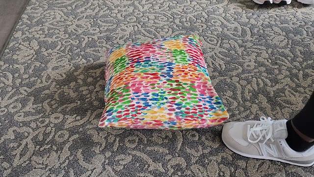 Trample pillow Trample pillow