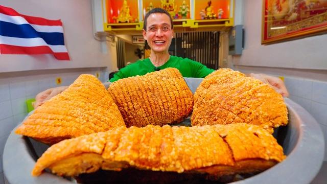 Thailand’s king of crispy pork belly!! (best thai street food!) Thailand’s king of crispy pork belly!! (best thai street food!)