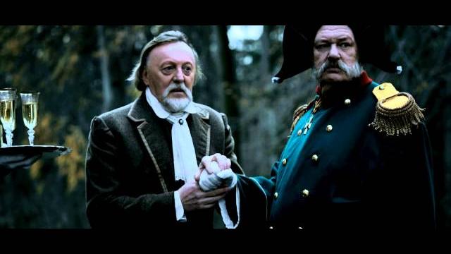 Виталий чирва - в сером платье Виталий чирва - в сером платье