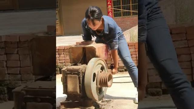 Abandoned diesel engine, pulled home for repair|林果儿 Abandoned diesel engine, pulled home for repair|林果儿