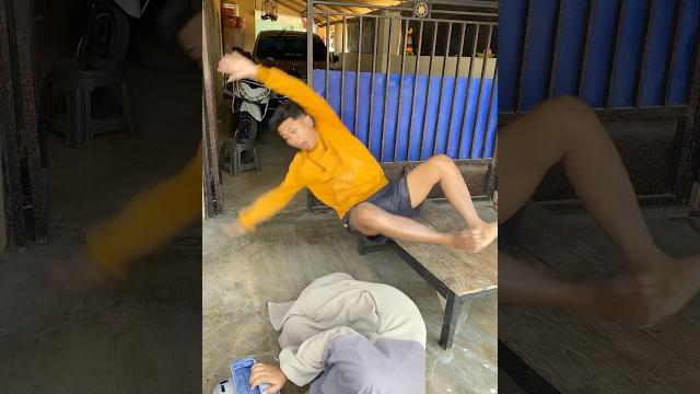 Ayah tiri jahat || #shorts #drama #comedy #youtubeshorts #funny #ngeshortsdulu #ngakak #cute Ayah tiri jahat || #shorts #drama #comedy #youtubeshorts #funny #ngeshortsdulu #ngakak #cute