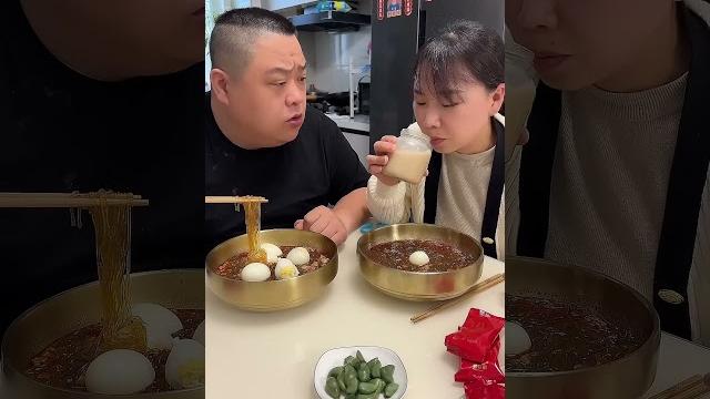Stupid husband is so greedy, i only had one egg and i still ate it secretly#husband and wife battle Stupid husband is so greedy, i only had one egg and i still ate it secretly#husband and wife battle