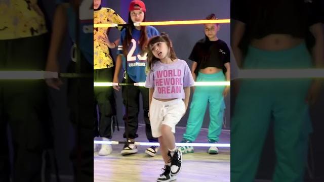 Miren esta batalla de reggaeton kids así le responde a su compañera Miren esta batalla de reggaeton kids así le responde a su compañera