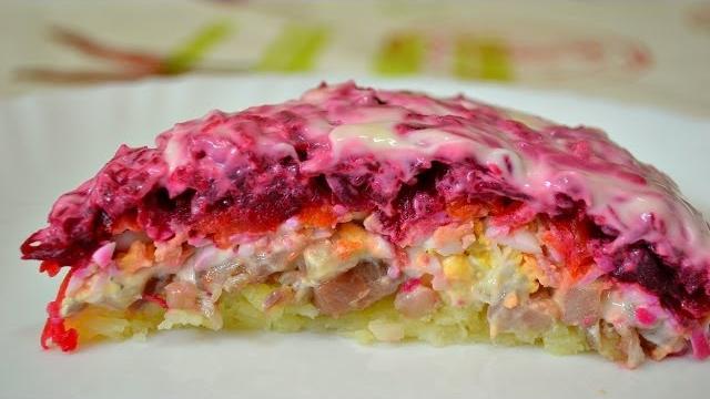 Ну, оочень вкусный салат - селедка под шубой! Ну, оочень вкусный салат - селедка под шубой!