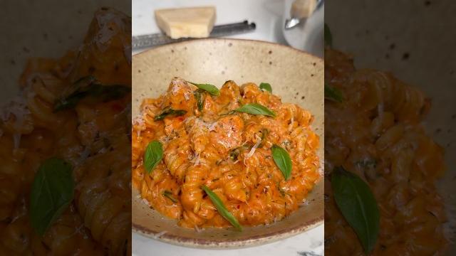 One pot creamy tomato chicken pasta #recipe One pot creamy tomato chicken pasta #recipe