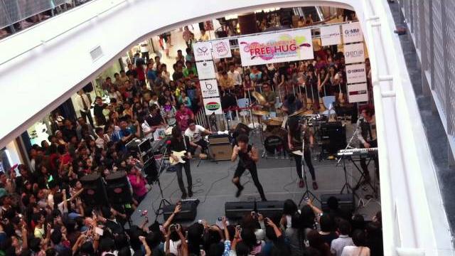The mousses - บ้างไหม live at central chonburi The mousses - บ้างไหม live at central chonburi